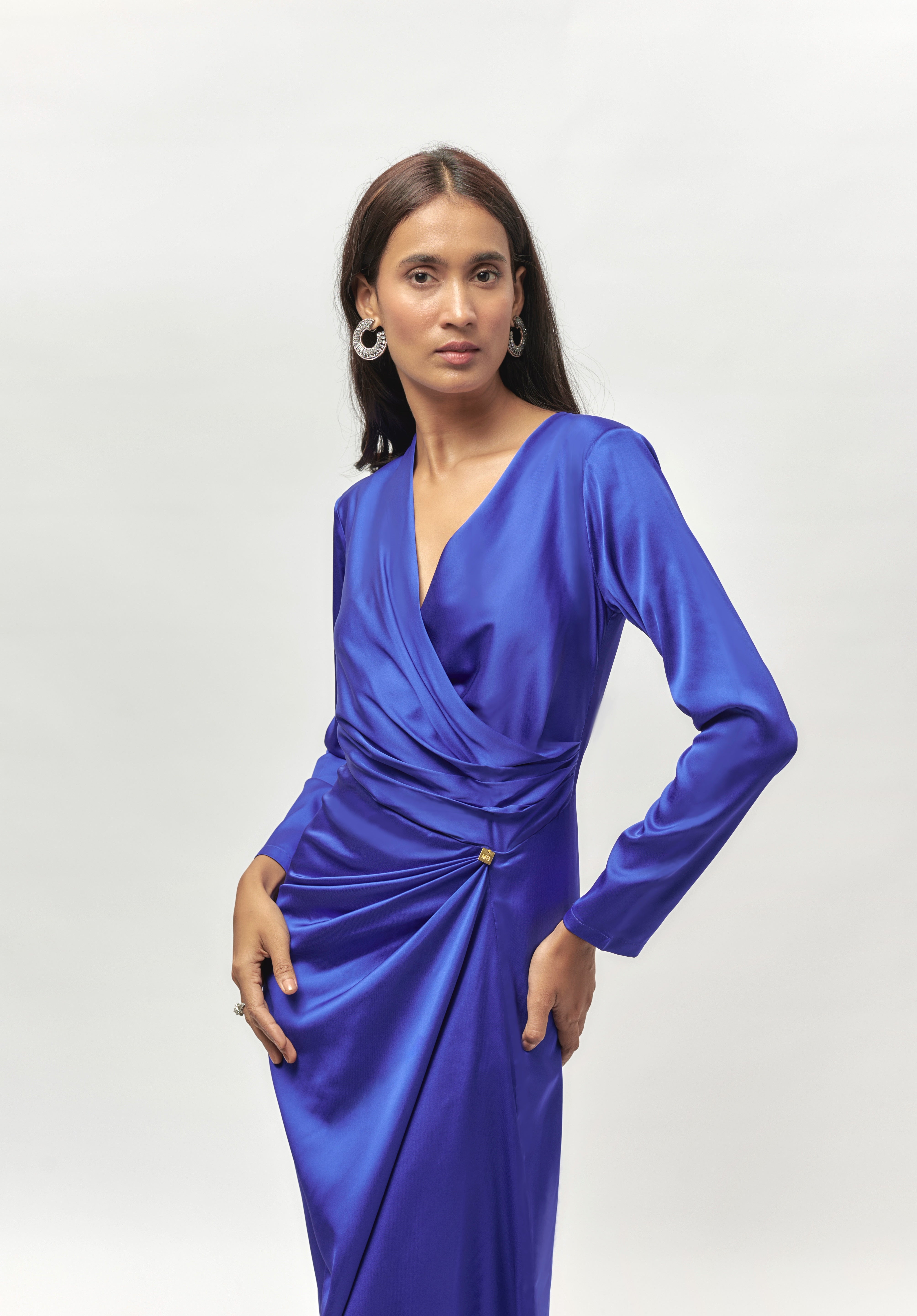 BLOU SATYN DRAPE VOLMOU ROK