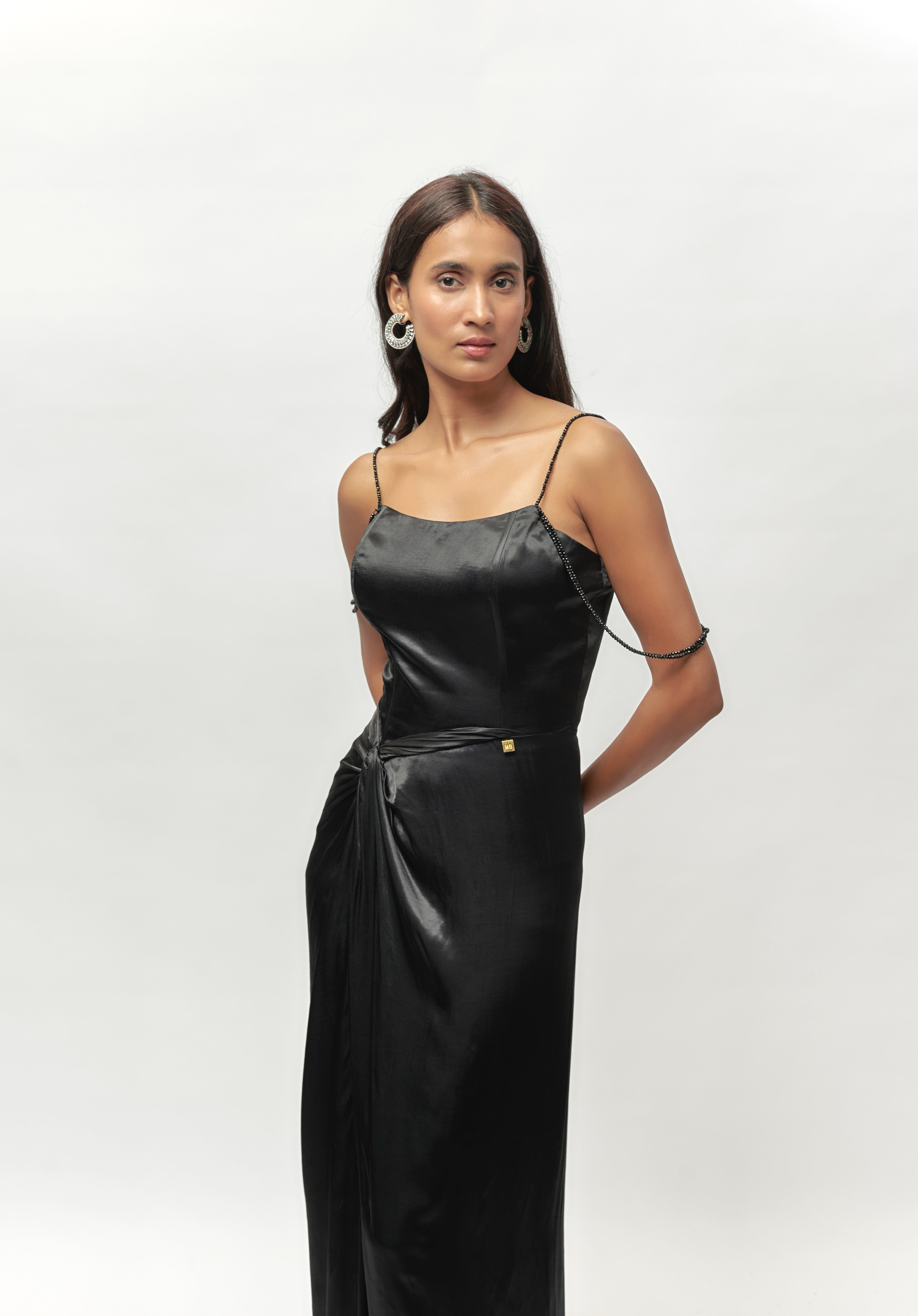 SWART KORSET VERSIERDE BANDJIE-DRAPE ROK