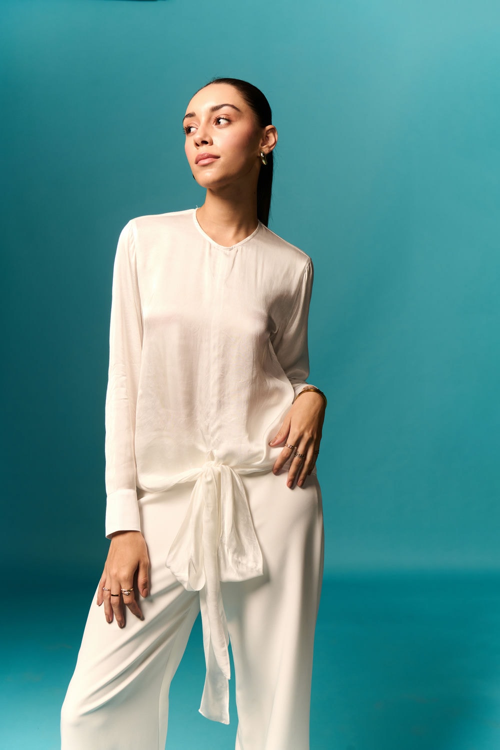 WIT MODALE SATYN KNOOP TOP & BROEK