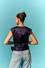 Vlootblou versierde knooptop