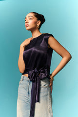 Vlootblou versierde knooptop