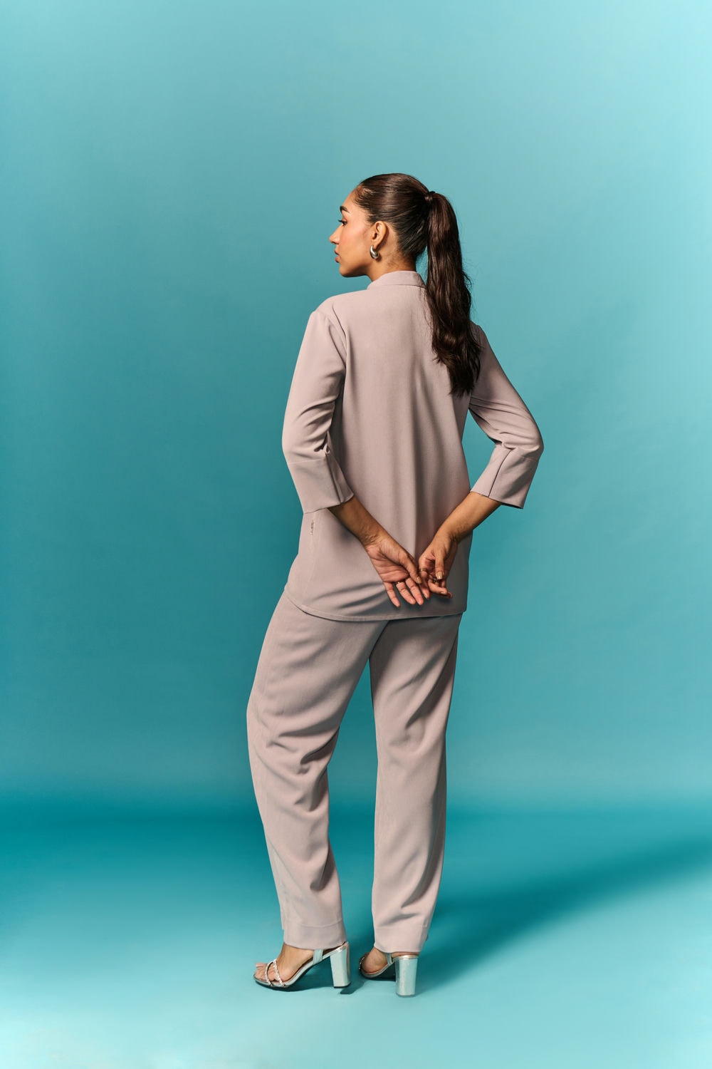 GRYS VERSIERDE KOORDE STEL