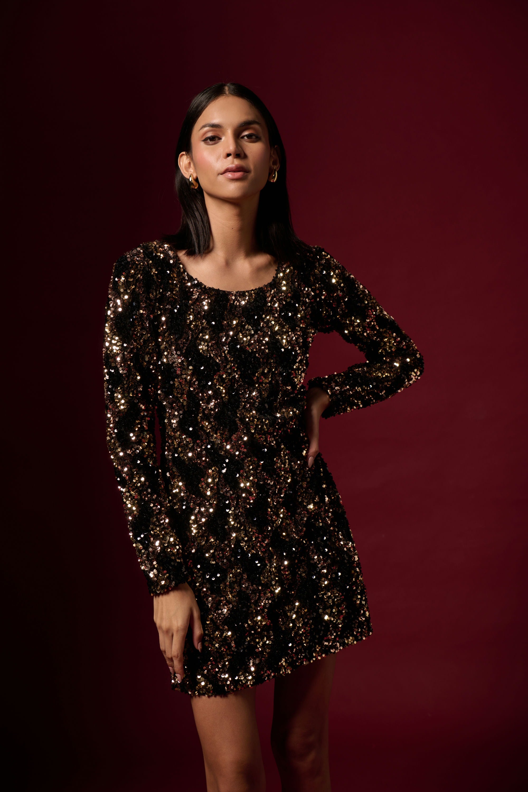 BLACK AND GOLD SEQUIN BODYCON DRESS WITH BACK TIE-UP – Emblaze