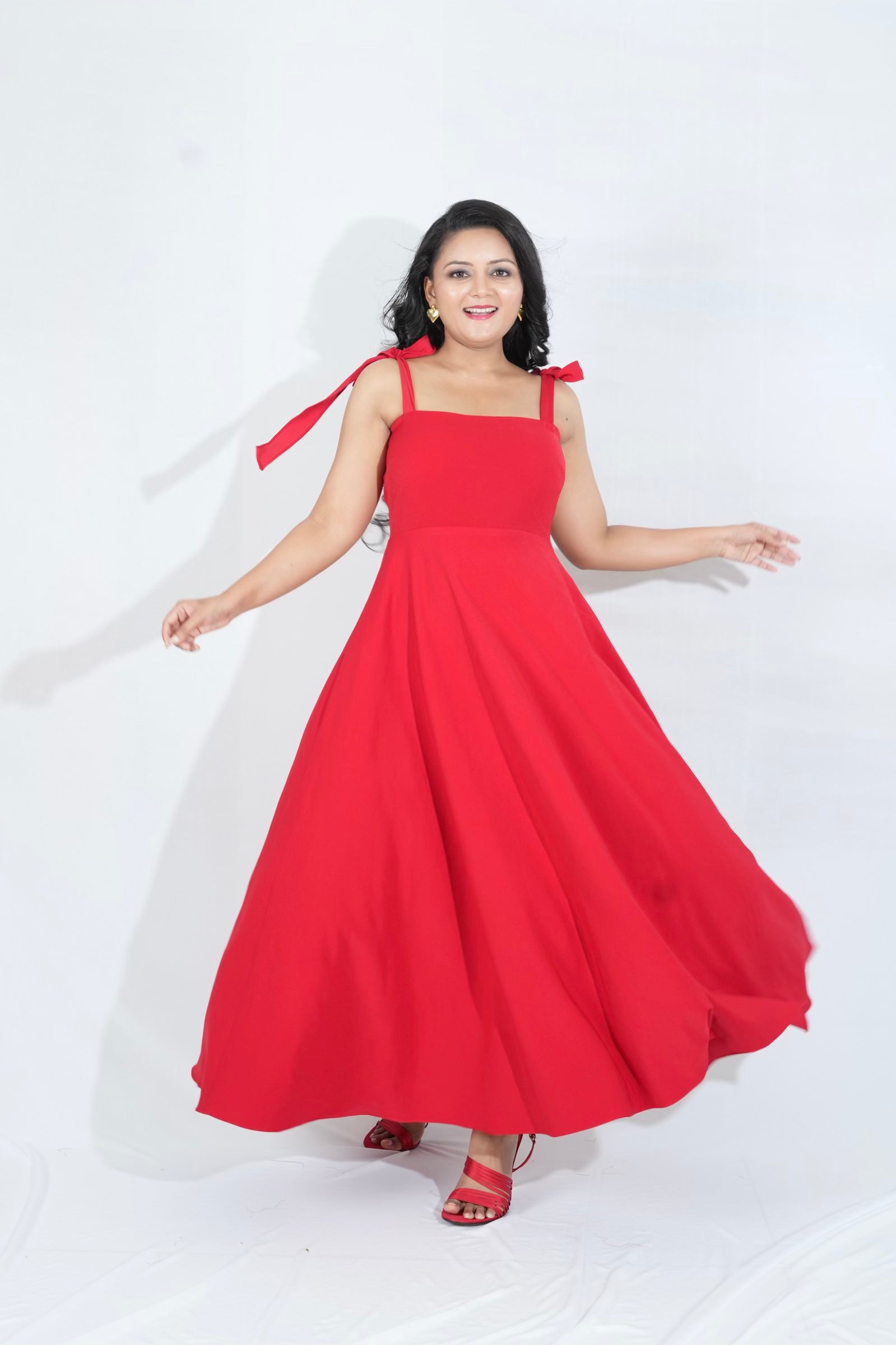 ROOI SKOUER-OPBIND LANG ROK