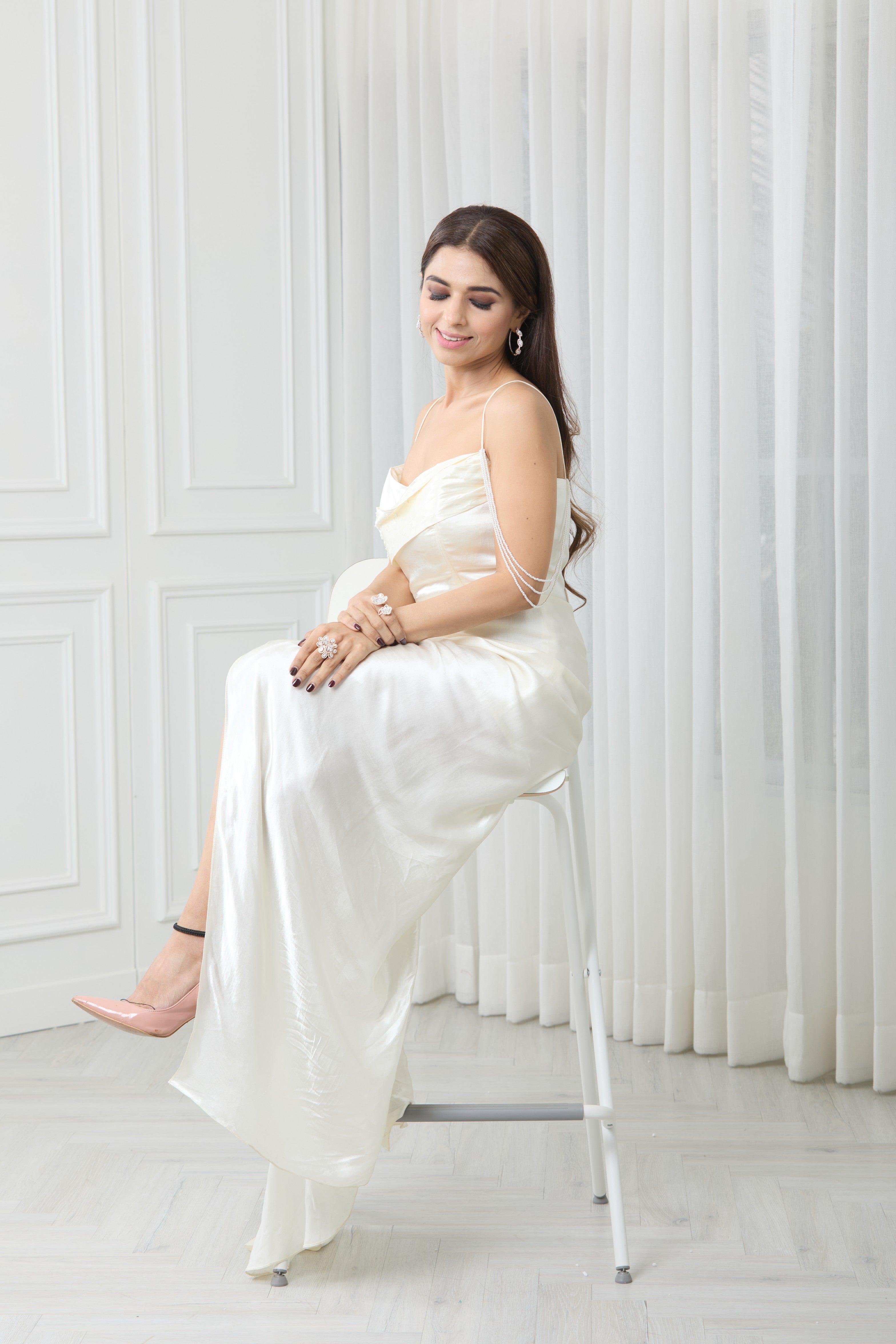 Gebroke wit korset-drape versierde rok