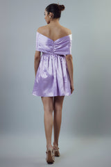 LILA SATYN GEROUFDE AFSKOUER KORT ROK