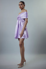 LILA SATYN GEROUFDE AFSKOUER KORT ROK