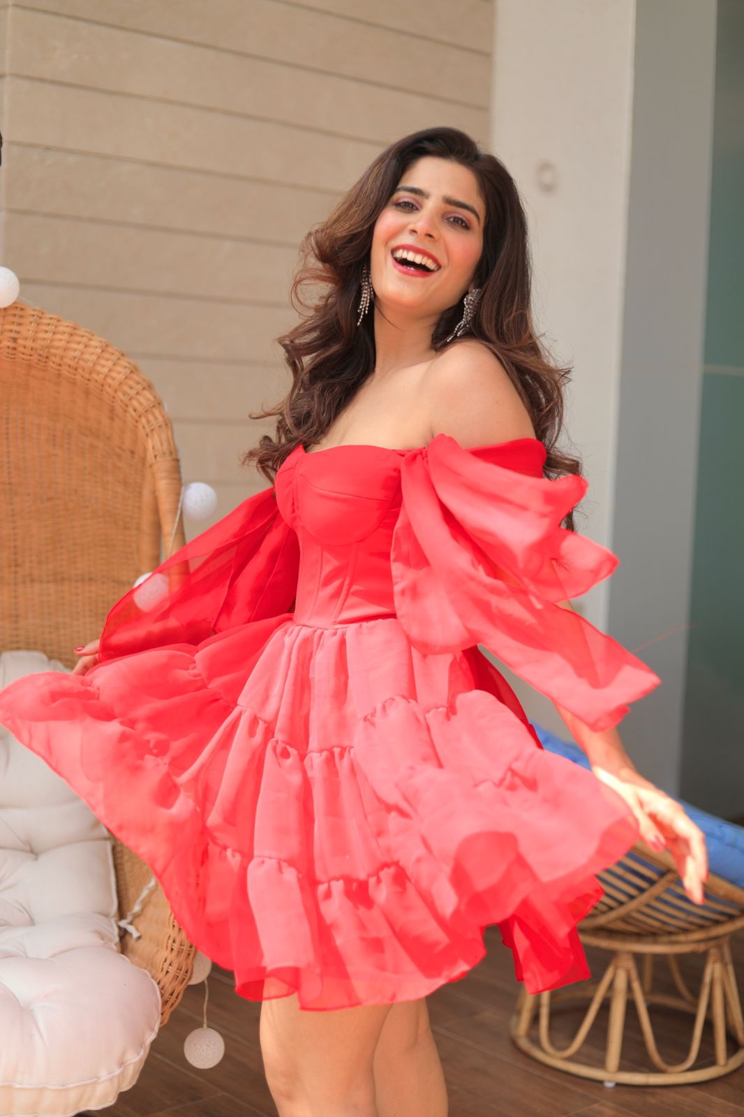 Rooi Skouer-Toebind Korsetrok