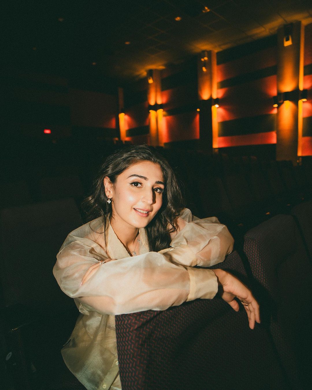 Dhwani Bhanushali goue baadjie