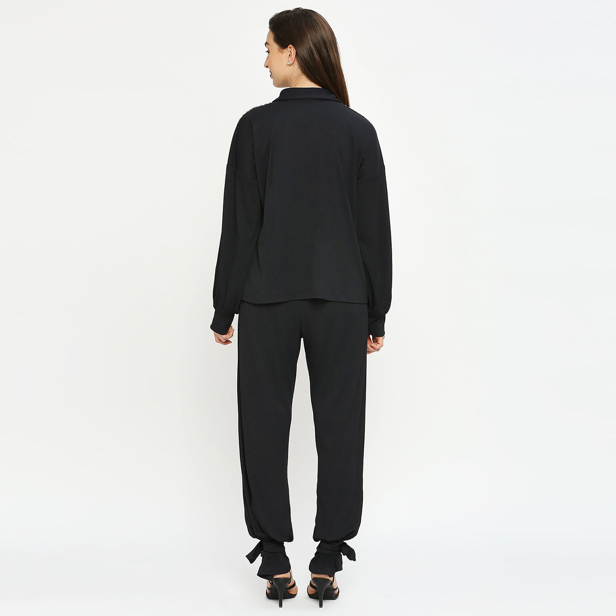 Swart Geribbelde Koördinaatstel