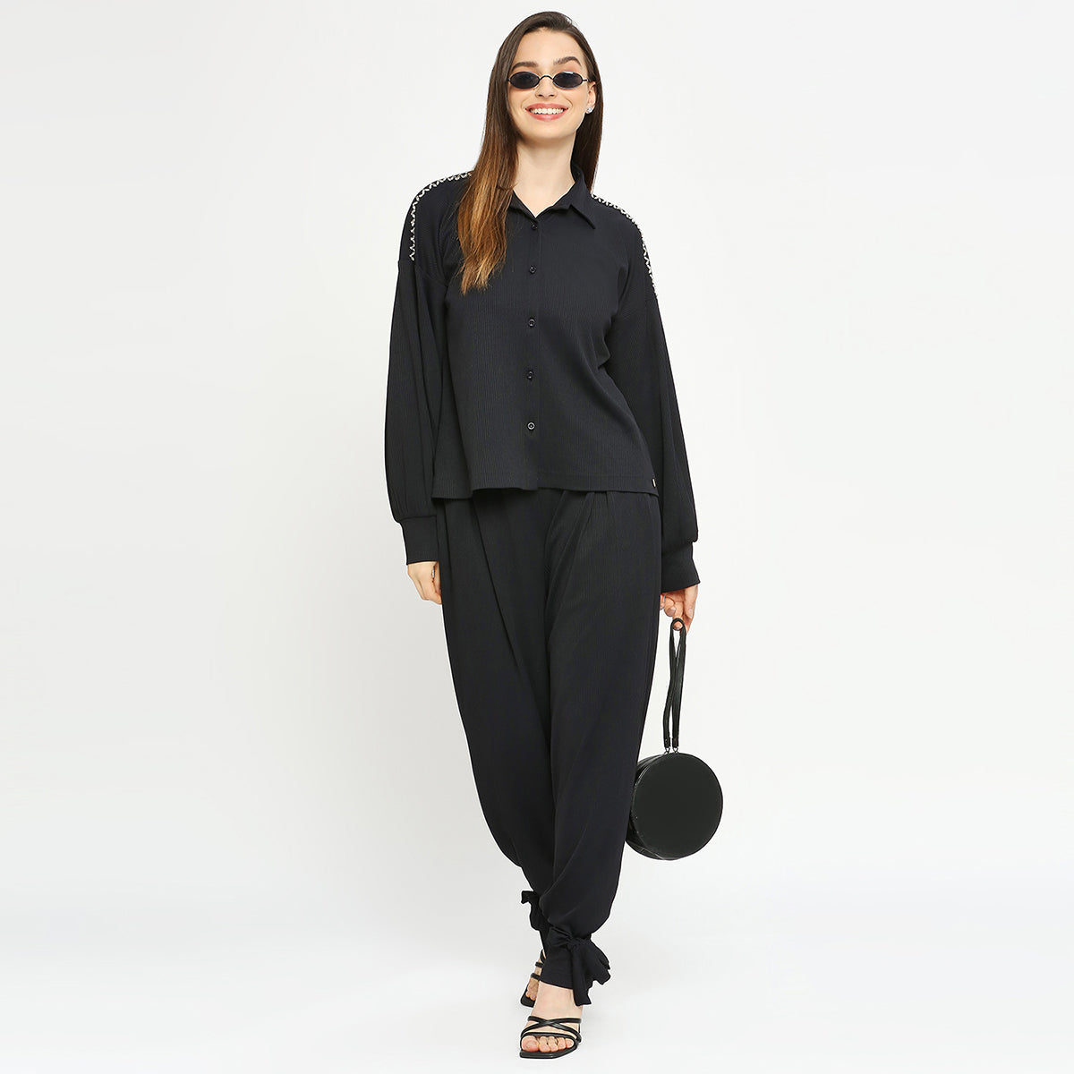 Swart Geribbelde Koördinaatstel