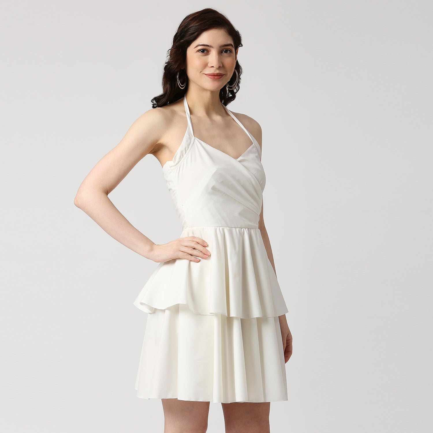 Wit Nek-Geknoopte Laagrok