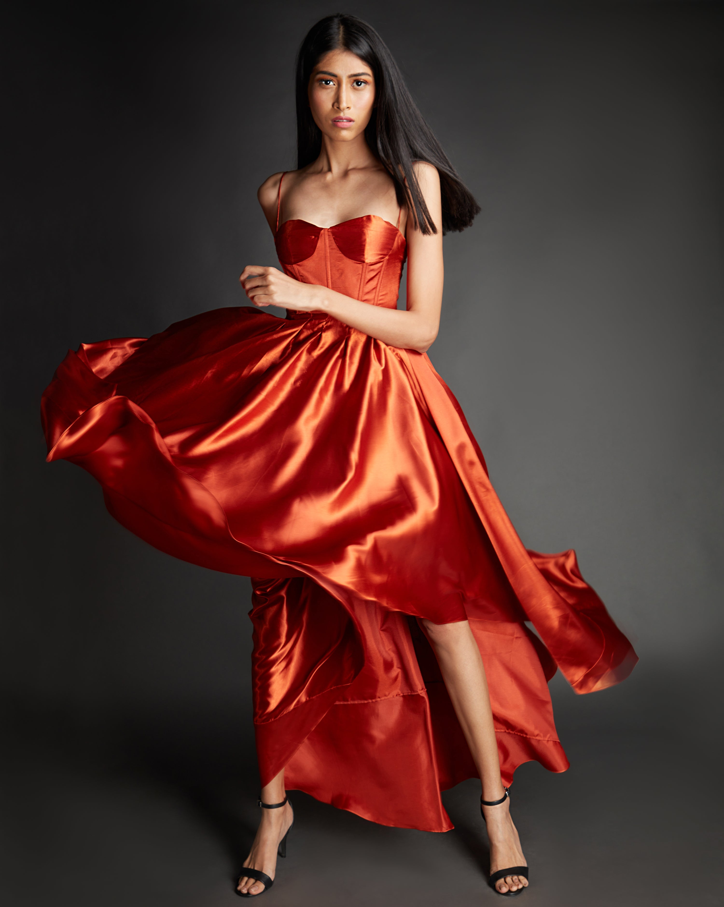 Roesrooi soliede satynrok