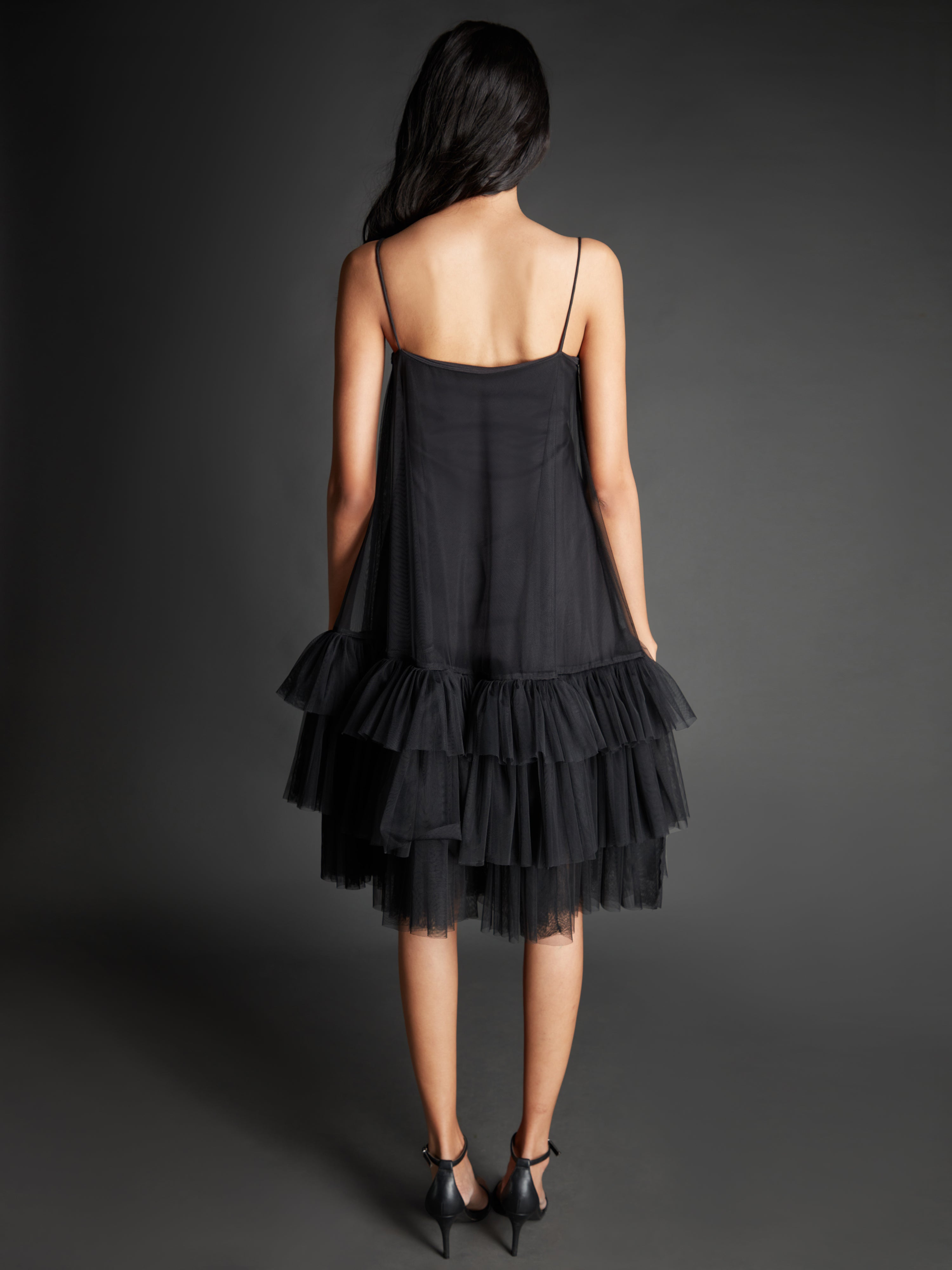 Singlet Swart Drielaag Net Ruffle Rok