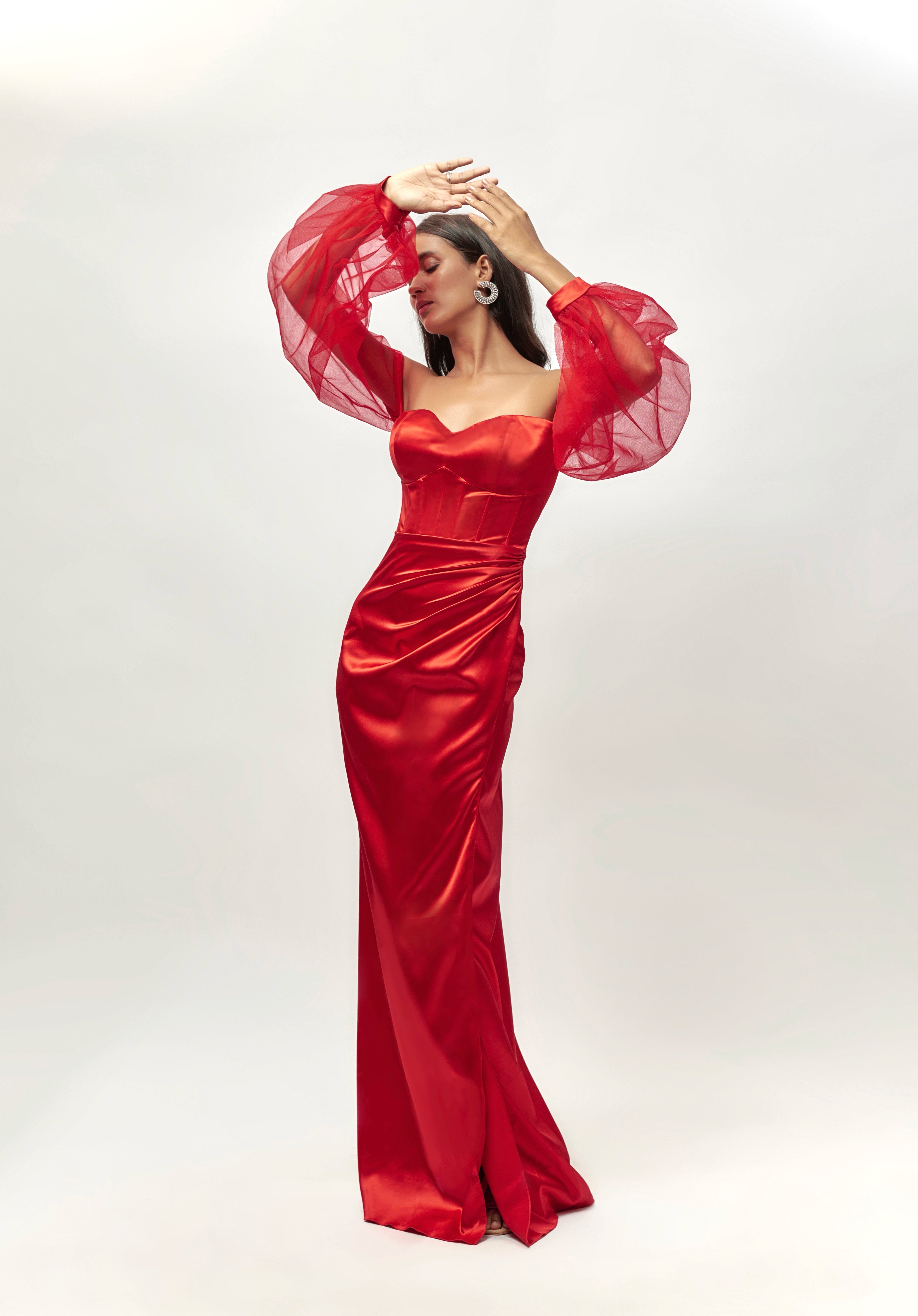 RED CORSET DRAPE GOWN WITH SLEEVES