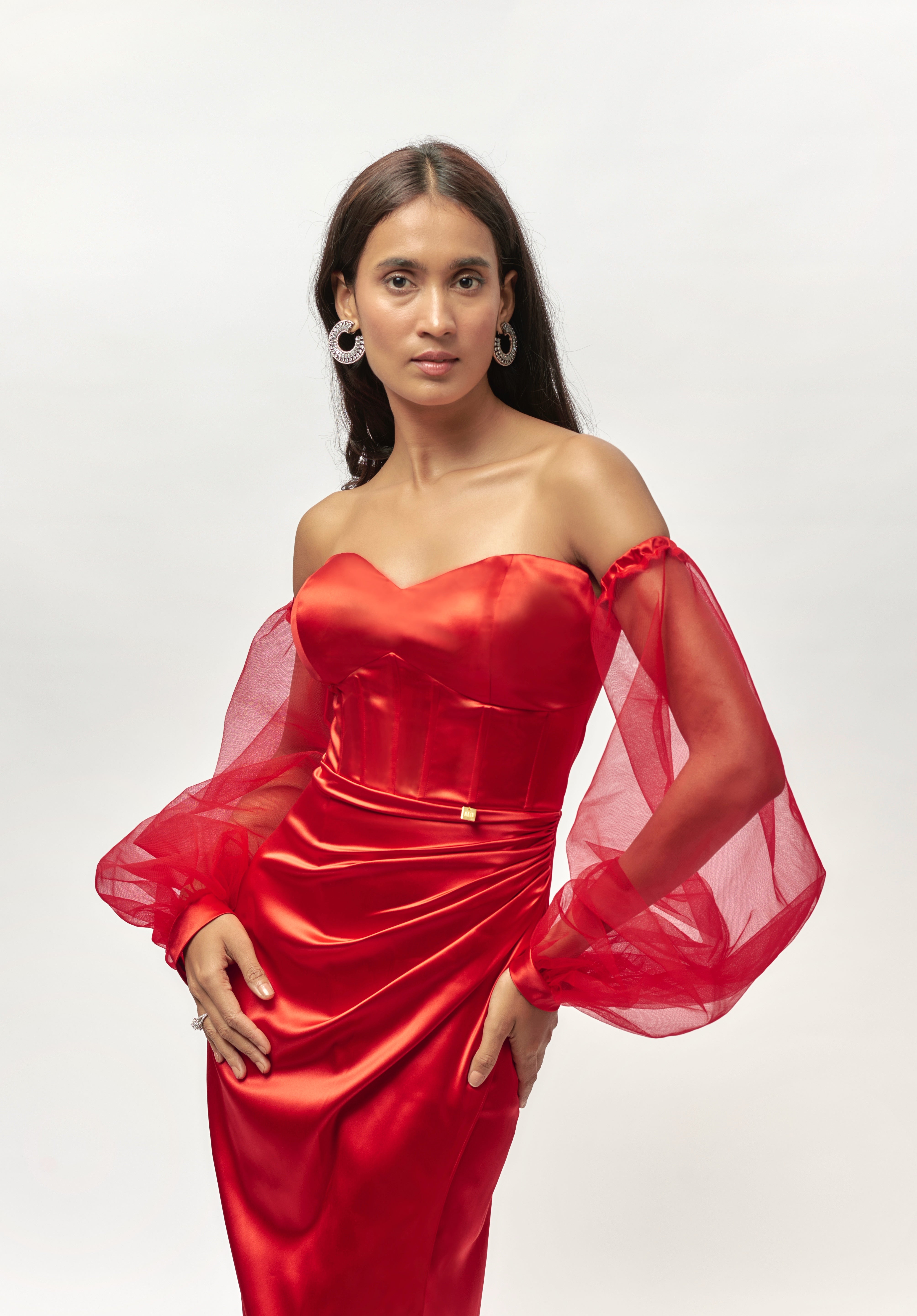 RED CORSET DRAPE GOWN WITH SLEEVES