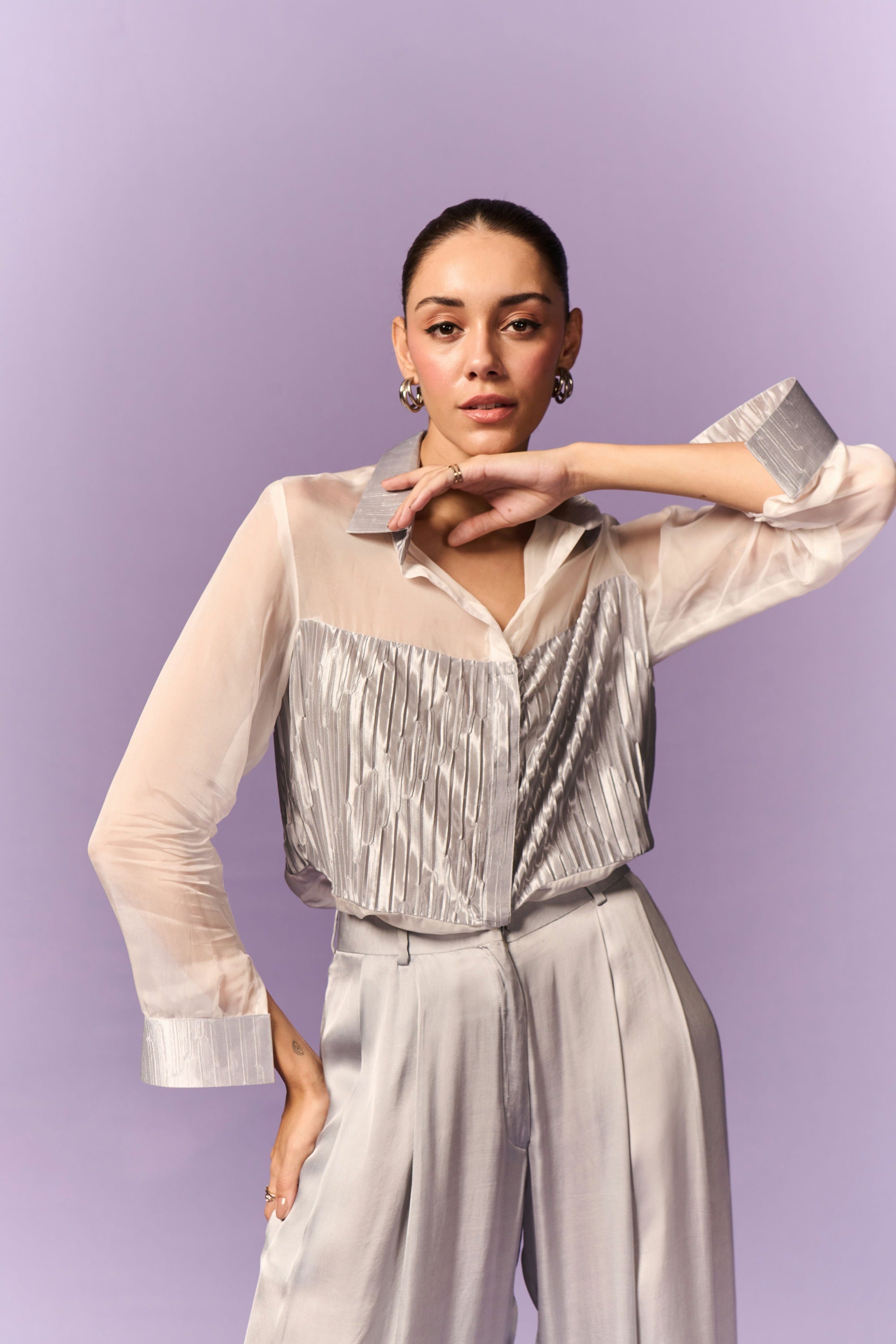 WHITE SILVER PLEATED FABRIC PATCH ORGANZA SHIRT WITH PLEATED PANTS