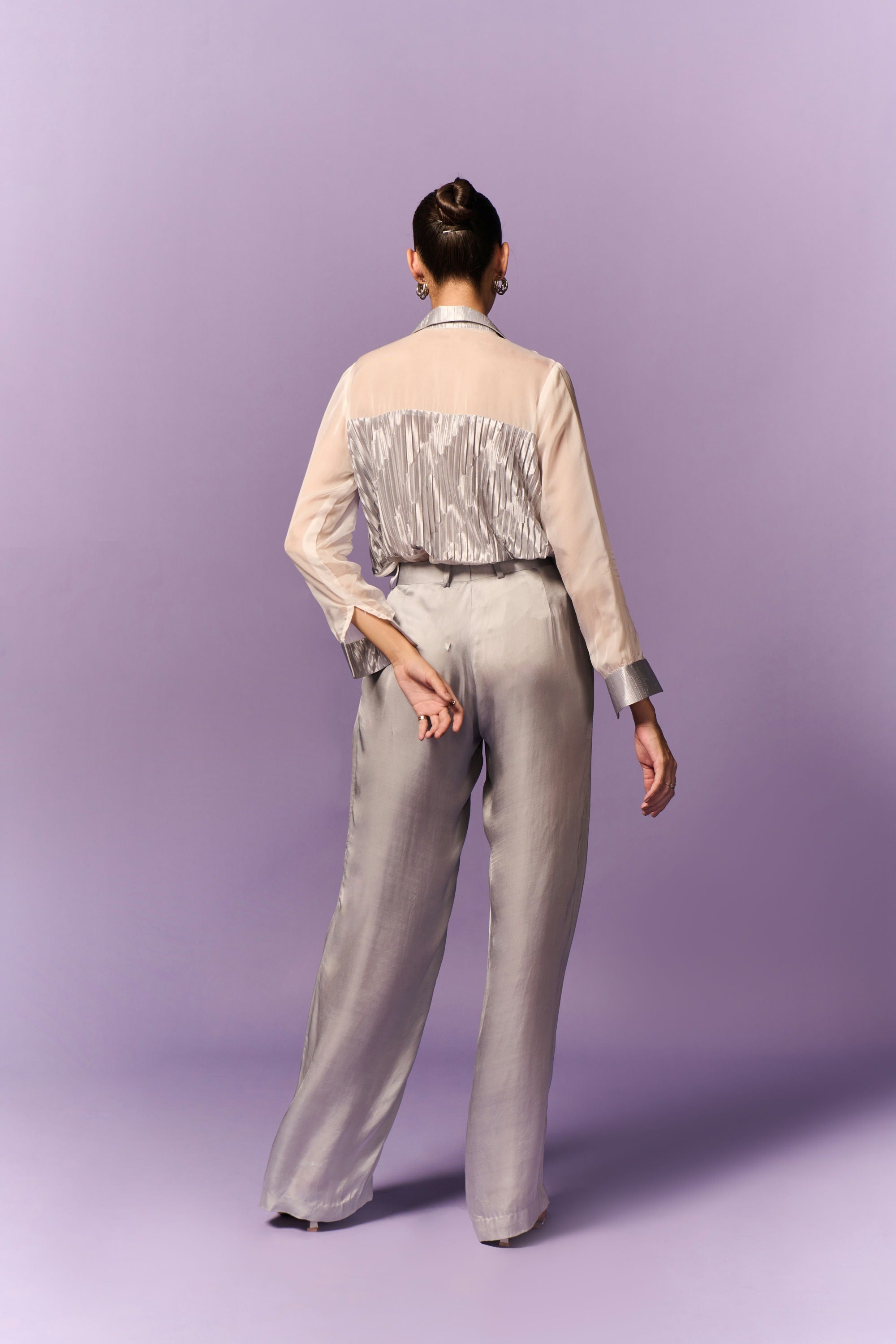 WHITE SILVER PLEATED FABRIC PATCH ORGANZA SHIRT WITH PLEATED PANTS